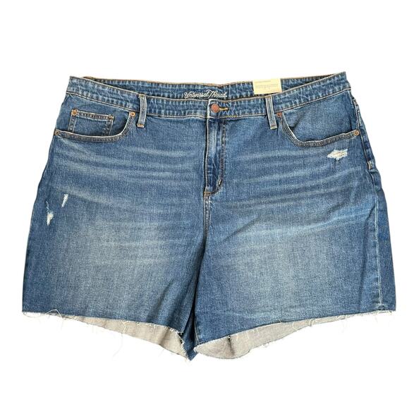 Universal Thread Medium Wash Distressed Cut Off Boyfriend Denim Shorts NWT 24W - Picture 1 of 13